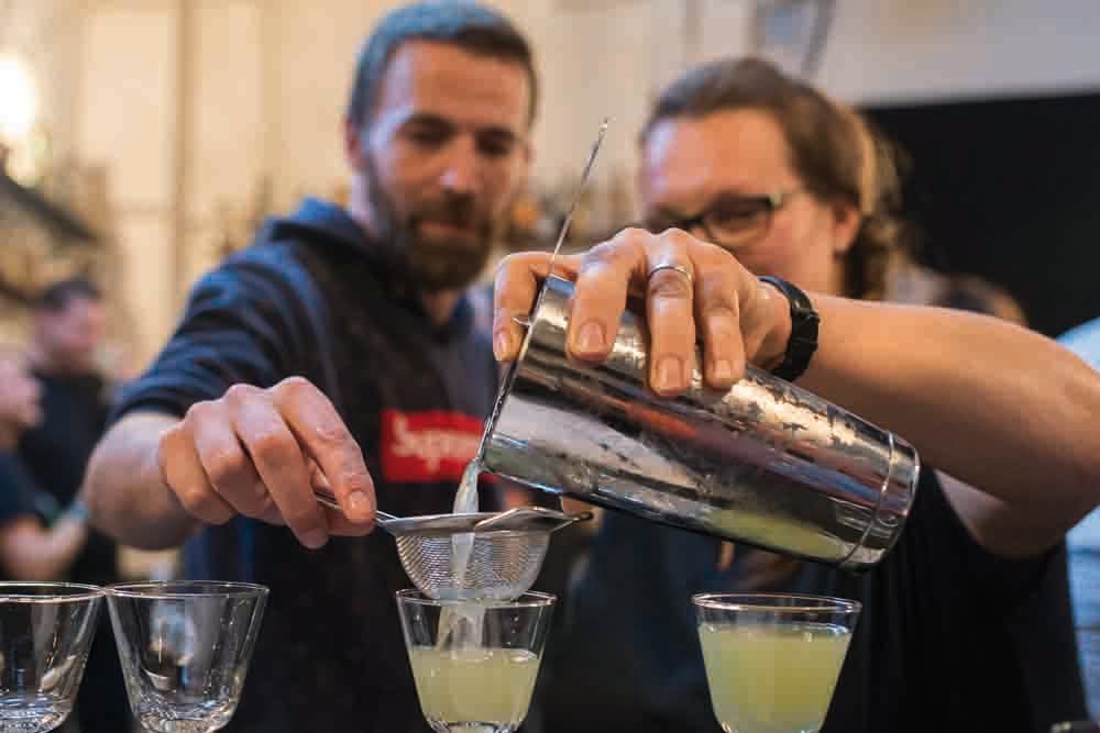 Cocktailkurs Berlin: Cocktail-Mixen leicht gemacht – Ihr 3-stündiger Kurs mit Buffet-Option