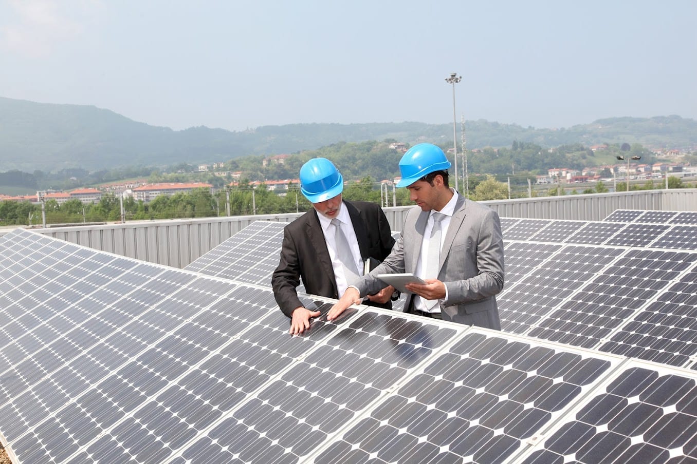Netzgebundene vs. Insel-Photovoltaik-Systeme: Was ist besser?