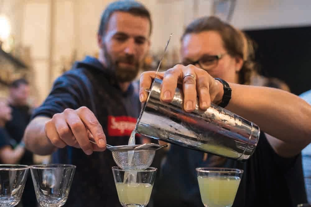 Cocktailkurs Berlin: Cocktail-Mixen leicht gemacht – Ihr 3-stündiger Kurs mit Buffet-Option
