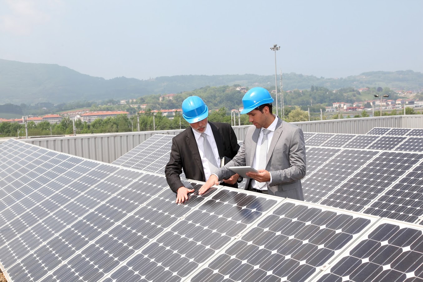 Netzgebundene vs. Insel-Photovoltaik-Systeme: Was ist besser?